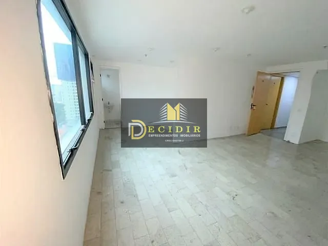 Sala com 34m², para alugar, no bairro Vila Gomes Cardim em São Paulo