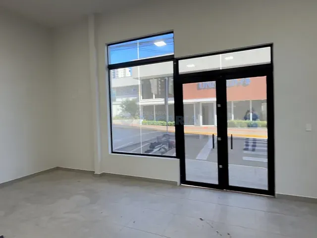 Sala para alugar, no bairro Centro em Apucarana