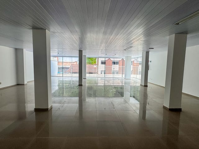 Sala para alugar, no bairro Paineiras em Juiz de Fora