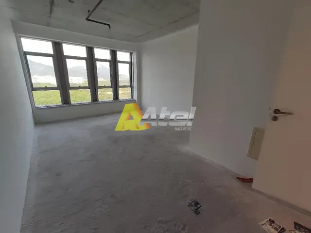 Sala com 21m², à venda ou para alugar, no bairro Jacarepaguá em Rio de Janeiro