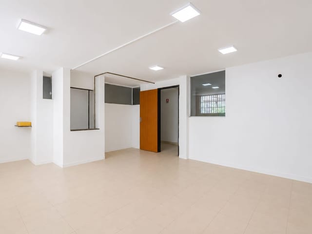 Sala à venda, no bairro Asa Sul em Brasília