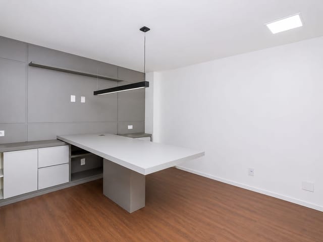 Sala à venda, no bairro Asa Sul em Brasília