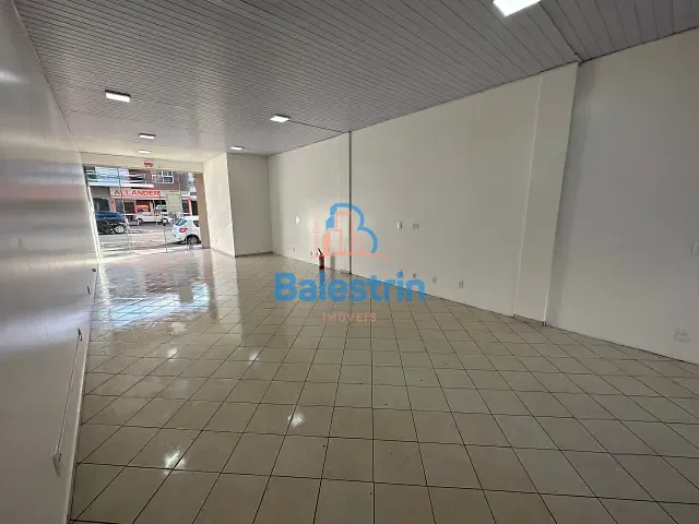 Sala para alugar, no bairro Centro em Fraiburgo