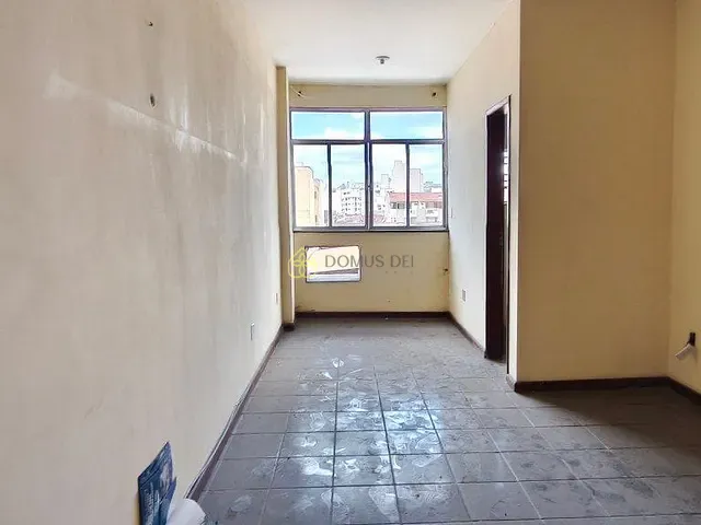 Sala com 21m², à venda, no bairro Aterrado em Volta Redonda