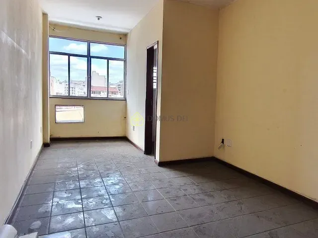 Sala com 21m², à venda, no bairro Aterrado em Volta Redonda