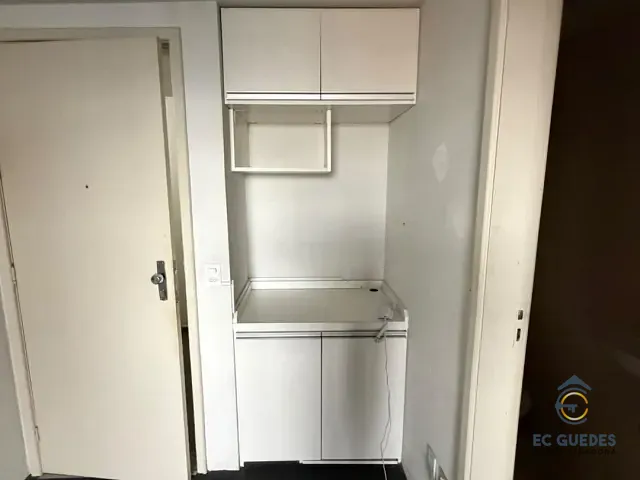 Sala à venda ou para alugar, no bairro Madureira em Rio de Janeiro