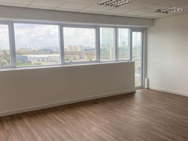 Sala para alugar, no bairro Rudge Ramos em São Bernardo do Campo