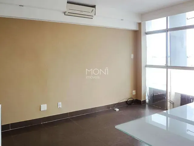 Sala à venda, no bairro Zona Industrial (Guará) em Brasília
