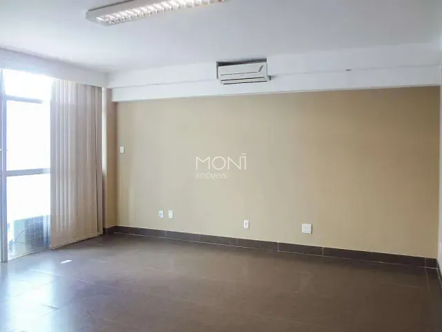 Sala à venda, no bairro Zona Industrial (Guará) em Brasília
