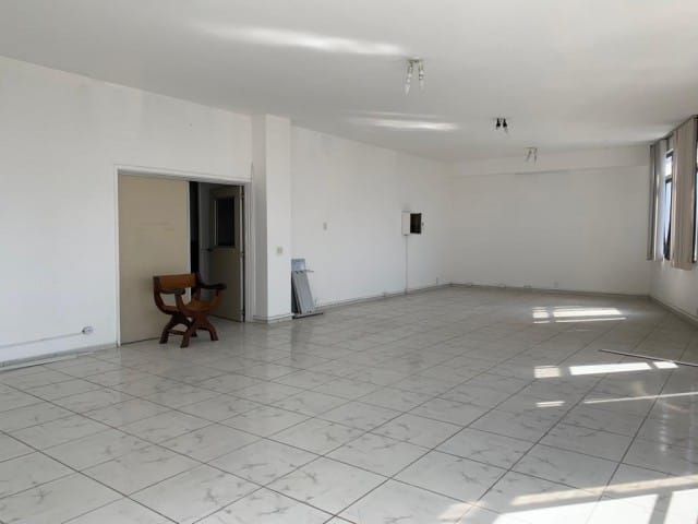 Sala à venda ou para alugar, no bairro Tijuca em Rio de Janeiro
