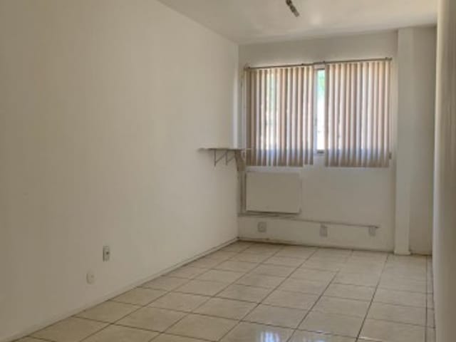 Sala à venda ou para alugar, no bairro Tijuca em Rio de Janeiro