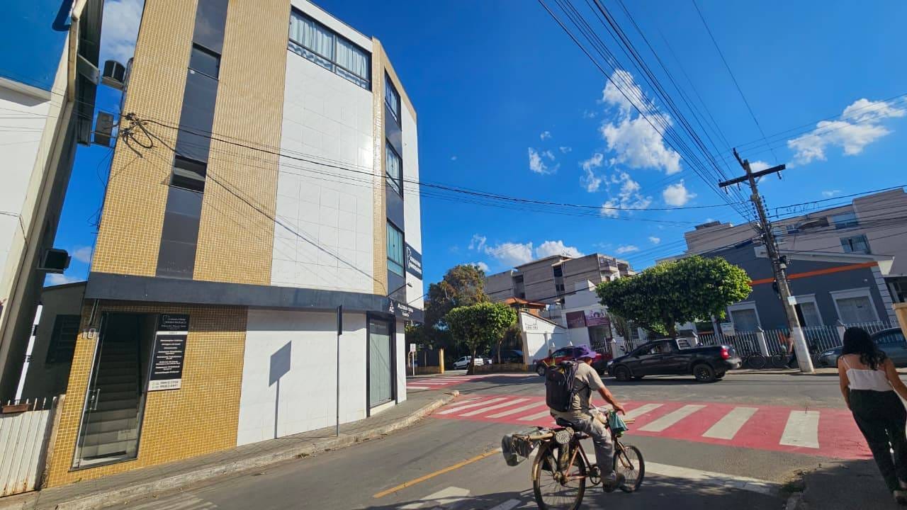 Sala para Locação 59.6M², CENTRO, RIO POMBA - MG - foto 3