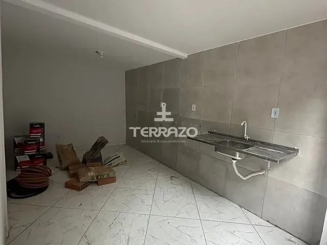 Sala à venda ou para alugar, no bairro Nossa Senhora das Graças em Volta Redonda