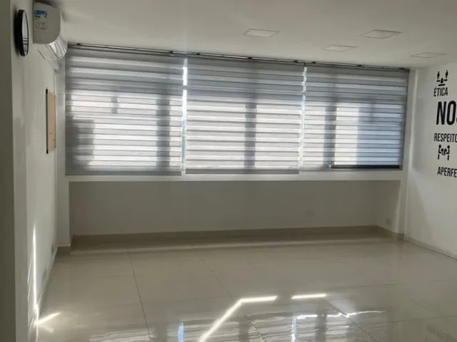 Sala à venda, no bairro Vila Bastos em Santo André