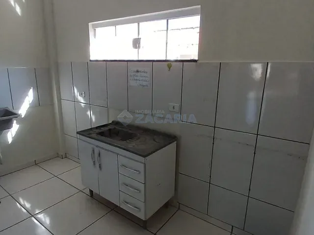 Sala para alugar, no bairro Centro em Apucarana
