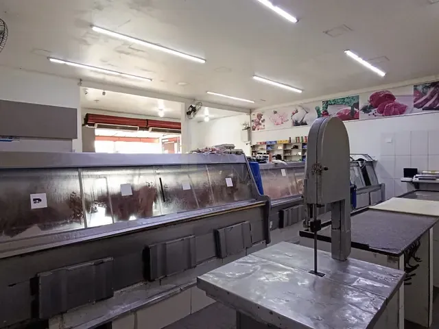 Sala com 360m², à venda, no bairro Vila Nova em Apucarana