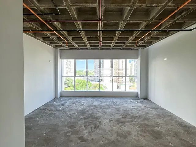 Sala à venda ou para alugar, no bairro Gleba Fazenda Palhano em Londrina