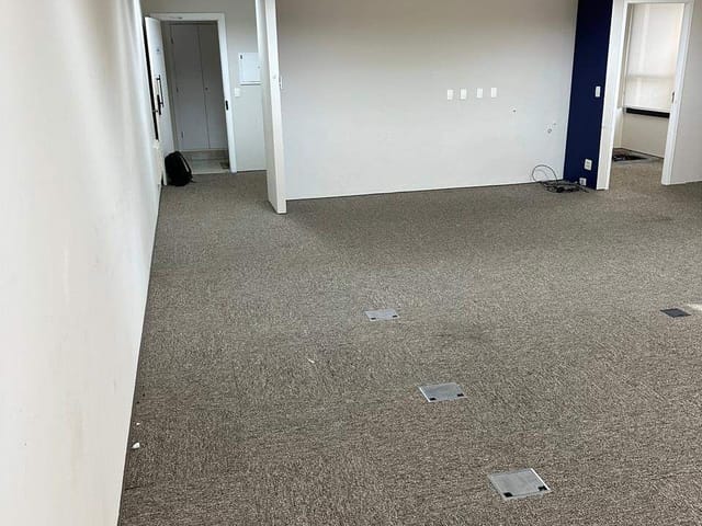 Sala à venda ou para alugar, no bairro Alphaville Industrial em Barueri