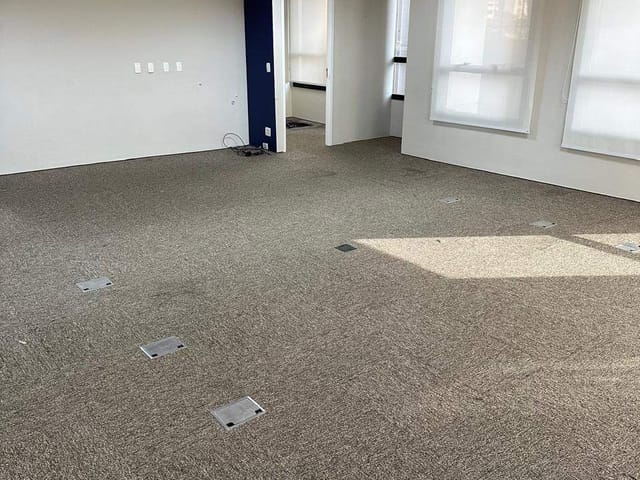 Sala à venda ou para alugar, no bairro Alphaville Industrial em Barueri