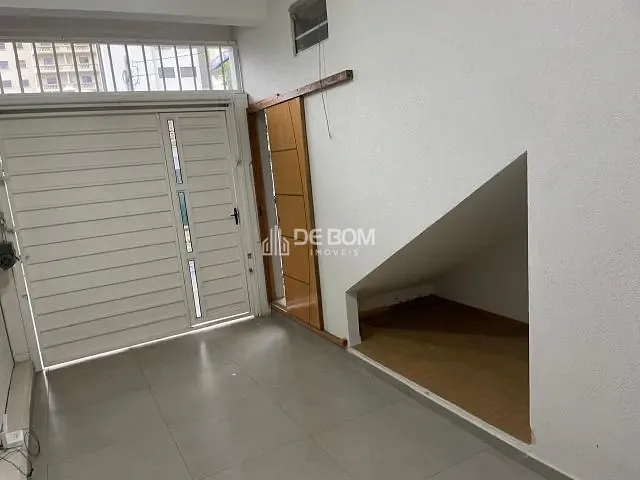 Sala com 26m², para alugar, no bairro São Benedito em Poços de Caldas