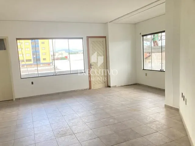 Sala com 82m², à venda ou para alugar, no bairro Centro em Arroio do Meio