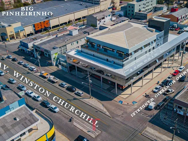 Sala com 53m², para alugar, no bairro Capão Raso em Curitiba
