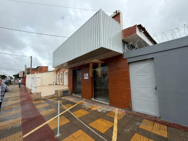 Sala com 55m², para alugar, no bairro Campo Largo em Salto de Pirapora