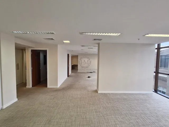 Sala com 321m², para alugar, no bairro Centro em Rio de Janeiro