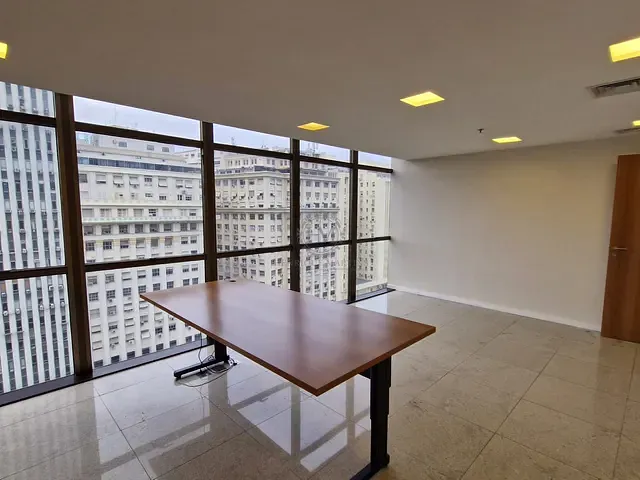Sala com 321m², para alugar, no bairro Centro em Rio de Janeiro