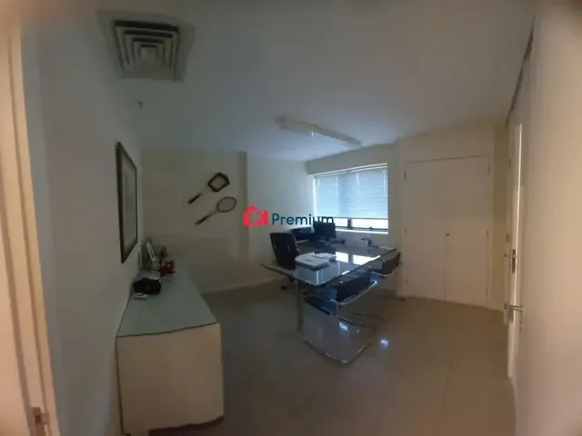Sala à venda, no bairro Barra da Tijuca em Rio de Janeiro