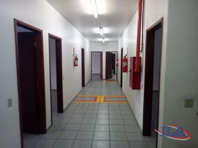 Sala para alugar, no bairro São Lourenço em Curitiba