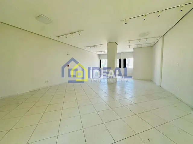 Sala com 100m², para alugar, no bairro Centro em Concórdia