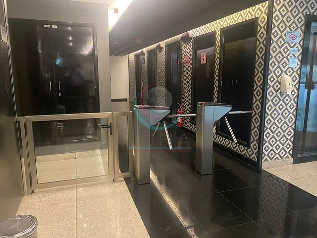 Sala à venda, no bairro Pinheiros em São Paulo