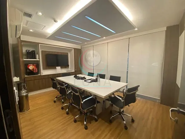 Sala à venda, no bairro Pinheiros em São Paulo