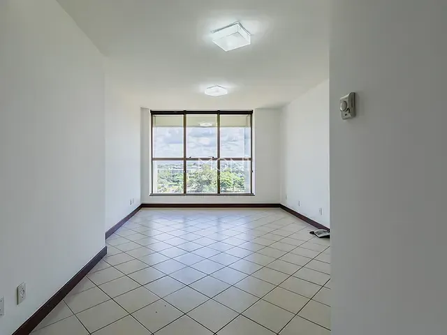 Sala à venda ou para alugar, no bairro Asa Sul em Brasília