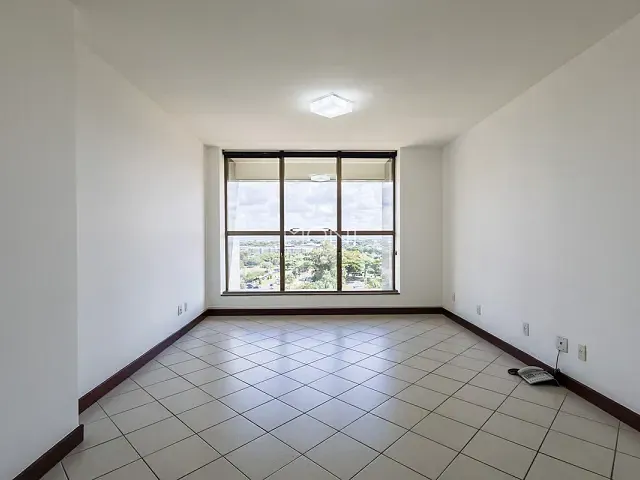 Sala à venda ou para alugar, no bairro Asa Sul em Brasília