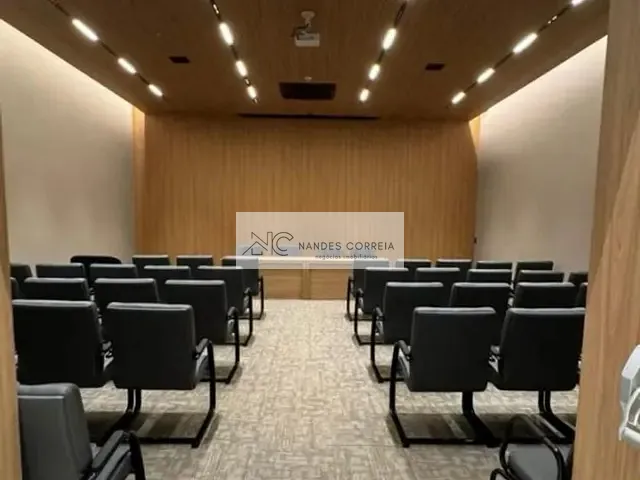 Sala à venda, no bairro Gleba Fazenda Palhano em Londrina