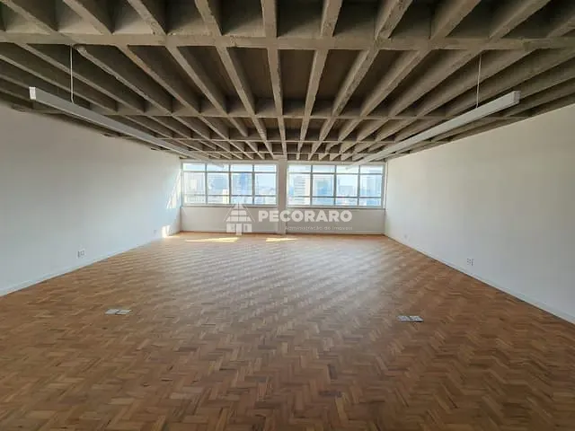 Sala à venda ou para alugar, no bairro Pinheiros em São Paulo