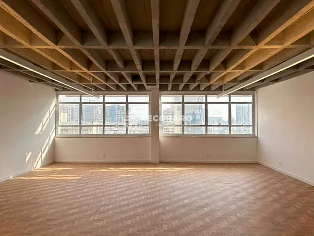 Sala à venda ou para alugar, no bairro Pinheiros em São Paulo