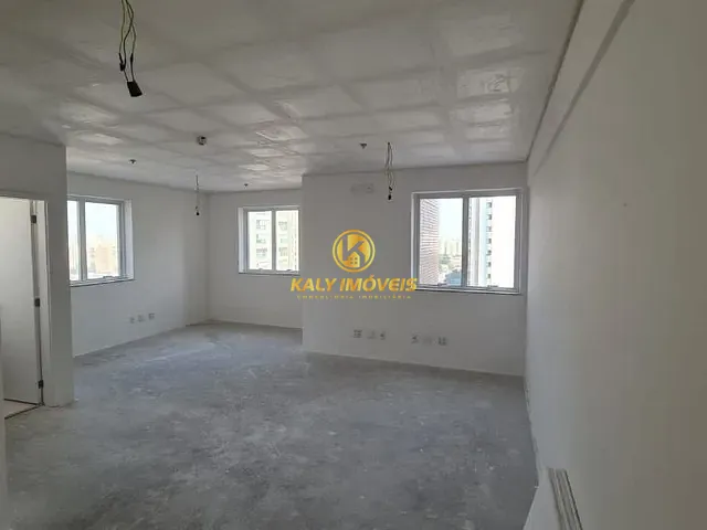 Sala à venda, no bairro Chácara Santo Antônio (Zona Leste) em São Paulo