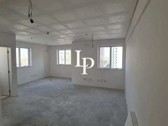Sala à venda, no bairro Chácara Santo Antônio (Zona Leste) em São Paulo
