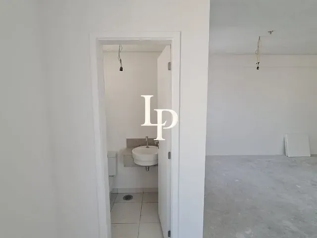 Sala à venda, no bairro Chácara Santo Antônio (Zona Leste) em São Paulo