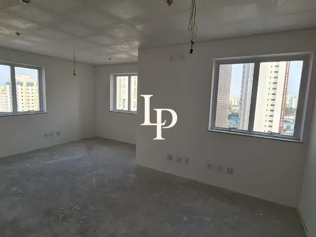 Sala à venda, no bairro Chácara Santo Antônio (Zona Leste) em São Paulo