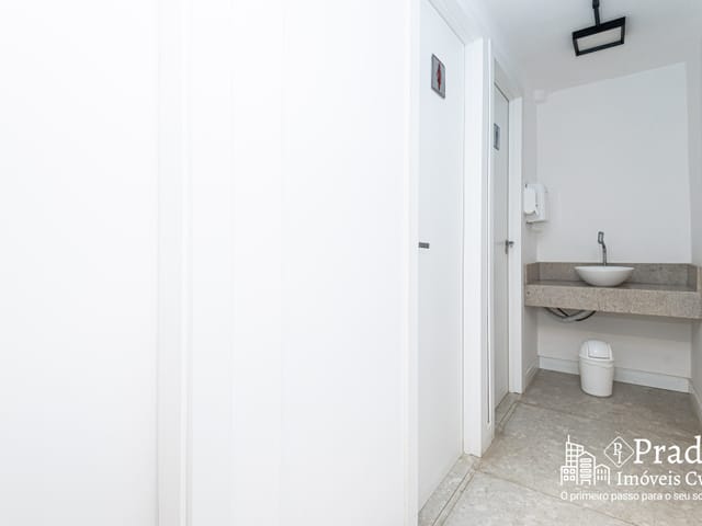 Sala com 350m², para alugar, no bairro Mercês em Curitiba