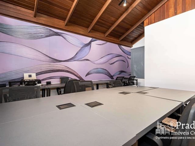 Sala com 350m², para alugar, no bairro Mercês em Curitiba