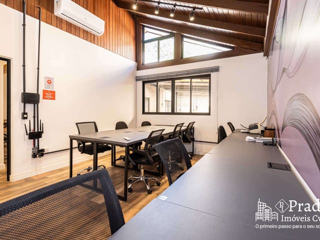 Sala com 350m², para alugar, no bairro Mercês em Curitiba