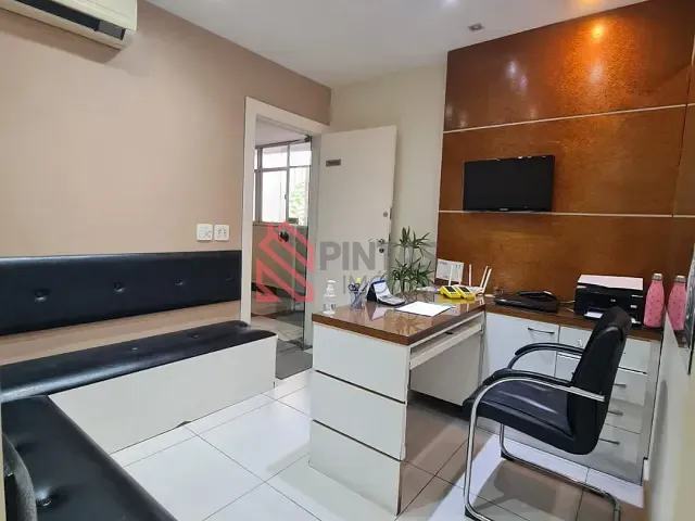 Sala à venda, no bairro Centro em Niterói
