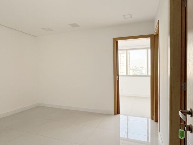 Foto do Sala - ALUGUEL: Sala Comercial em Andar Alto, Vista Panorâmica, Menino Deus, Porto Alegre, RS. | Sellen