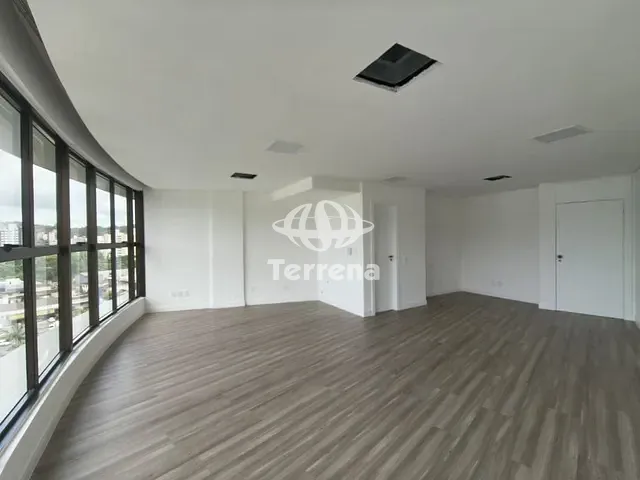 Sala com 77m², para alugar, no bairro Garcia em Blumenau
