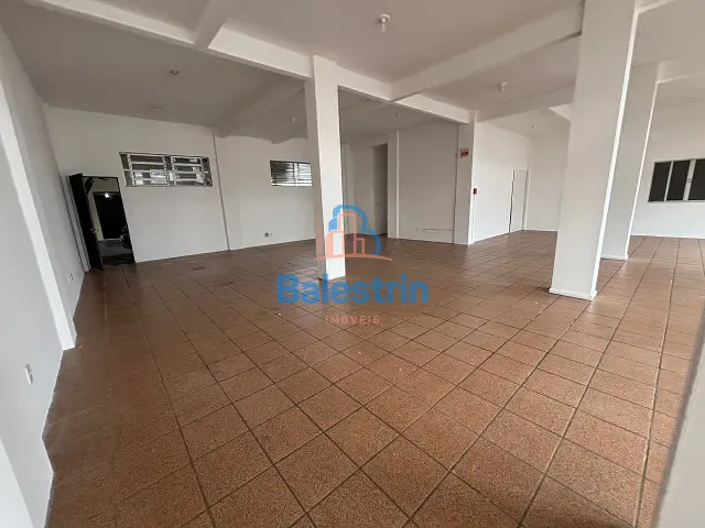 Sala para alugar, no bairro Centro em Fraiburgo